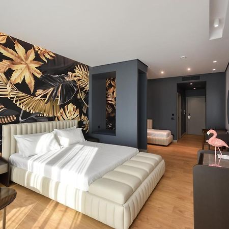 Flamingo Beach Hotel & Spa Vlore Bagian luar foto