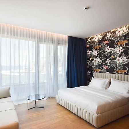 Flamingo Beach Hotel & Spa Vlore Bagian luar foto