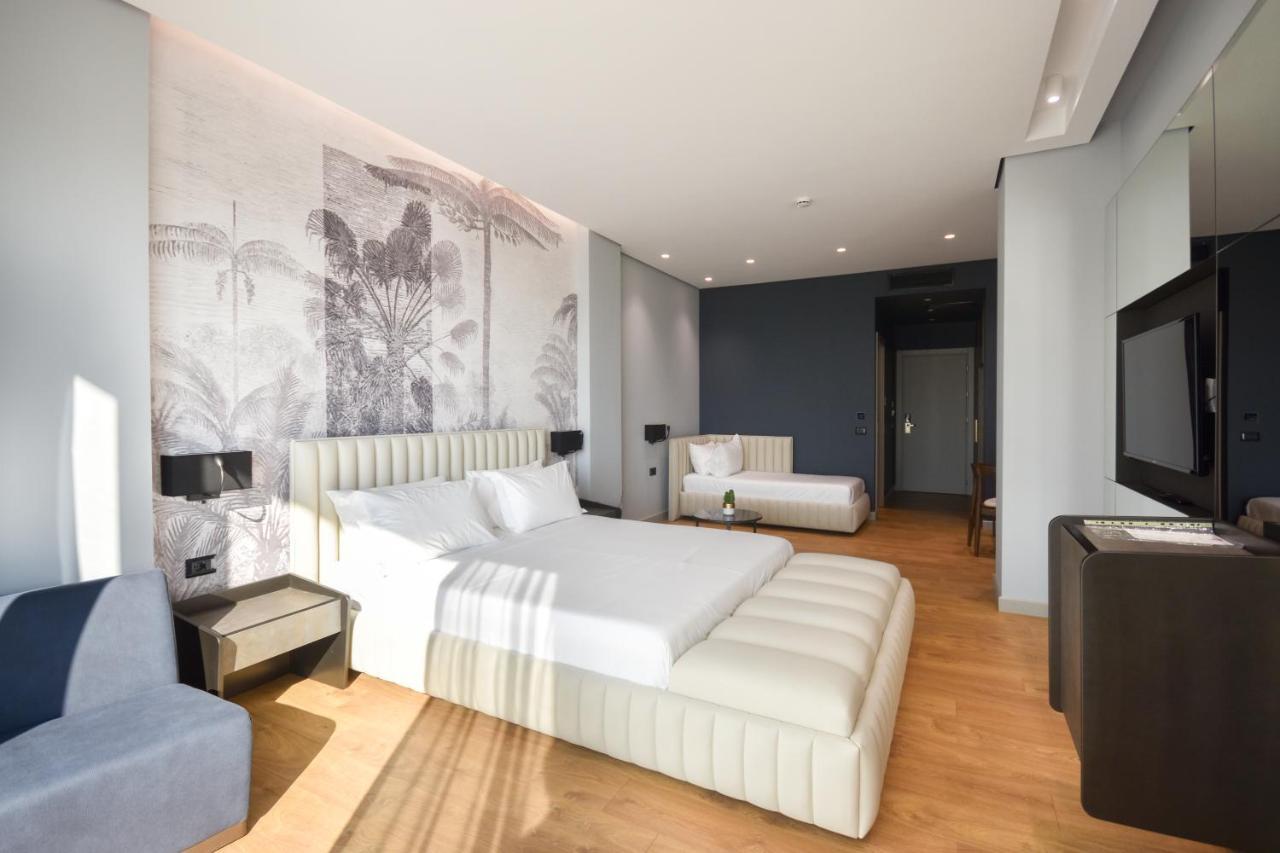 Flamingo Beach Hotel & Spa Vlore Bagian luar foto