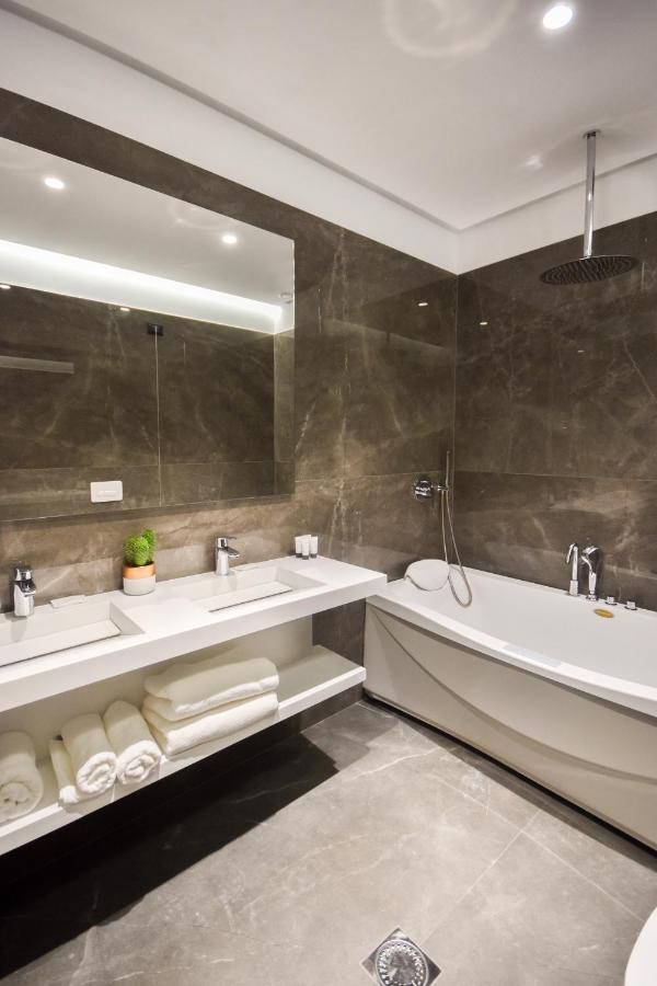 Flamingo Beach Hotel & Spa Vlore Bagian luar foto