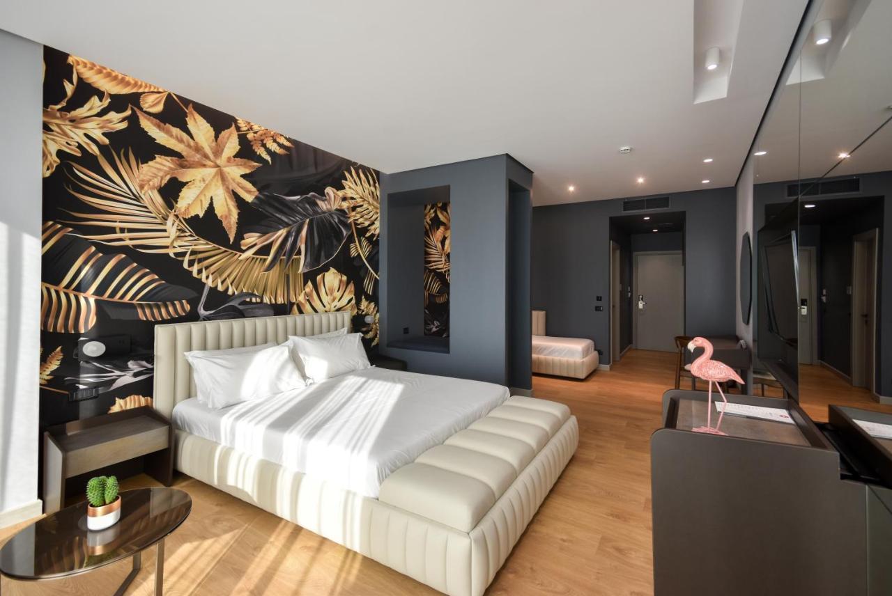 Flamingo Beach Hotel & Spa Vlore Bagian luar foto